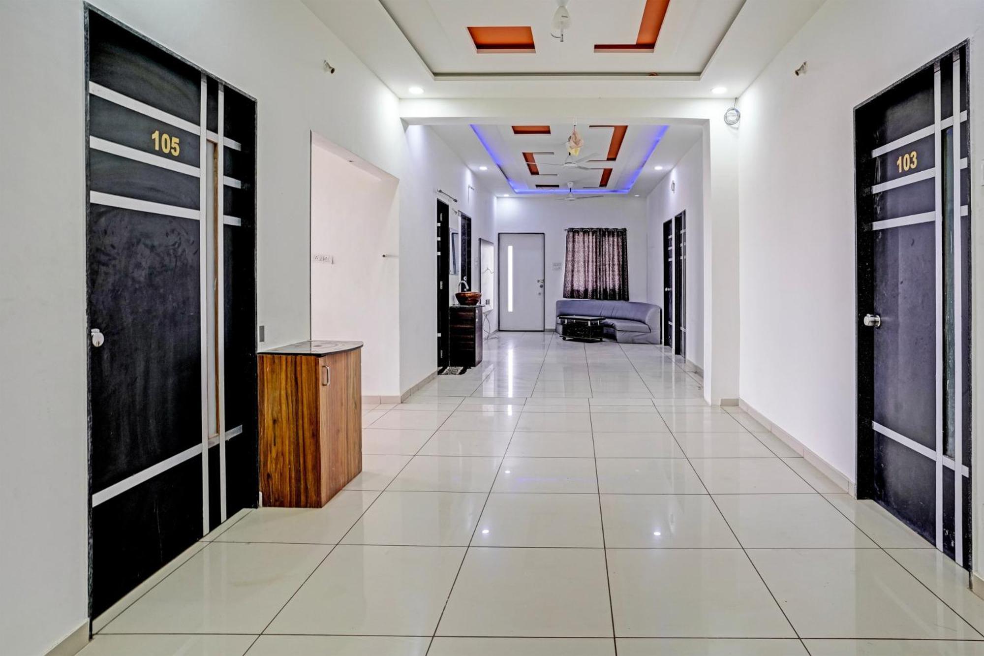 Hotel O White Palace Hotel Rajkot Extérieur photo