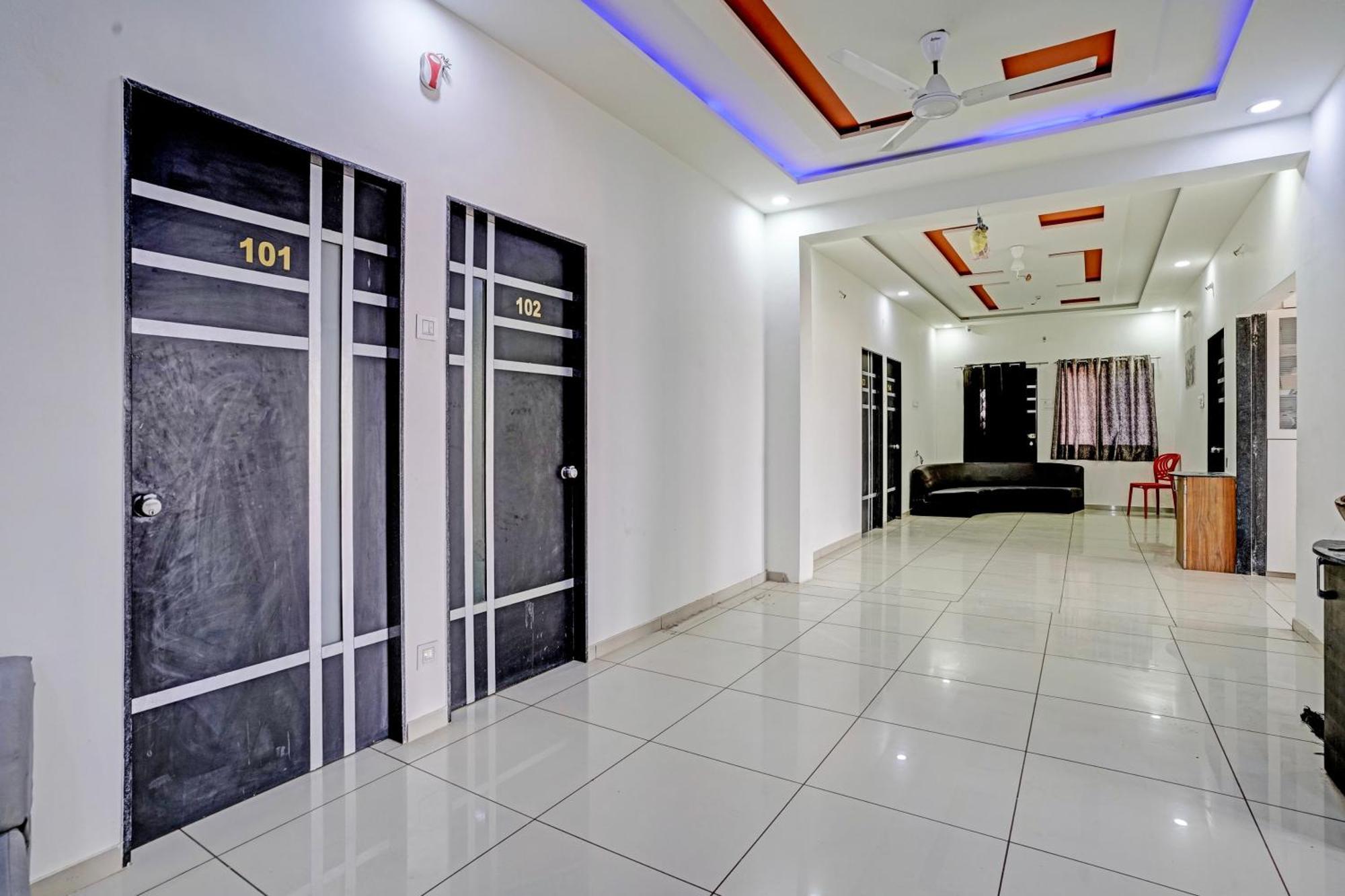 Hotel O White Palace Hotel Rajkot Extérieur photo